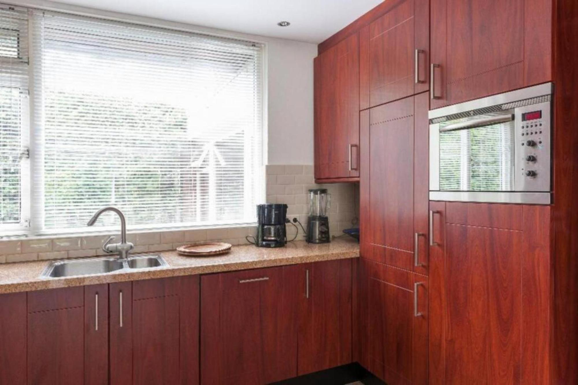 Ground Floor And Twin Bedroom In Luxurious With Beautiful Garden Very Near Tue And Centre Eindhoven